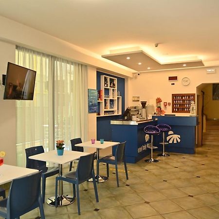 Hotel Italy Misano Adriatico Exteriör bild