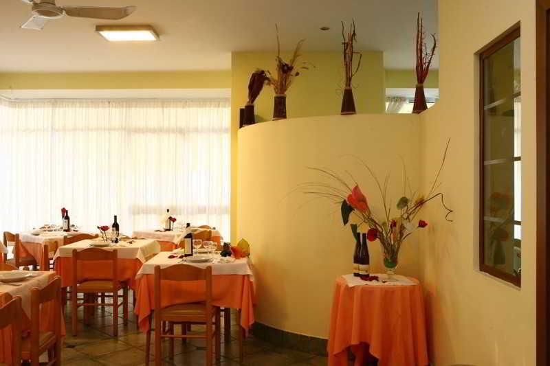 Hotel Italy Misano Adriatico Exteriör bild