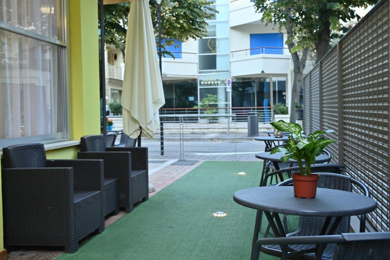 Hotel Italy Misano Adriatico Exteriör bild