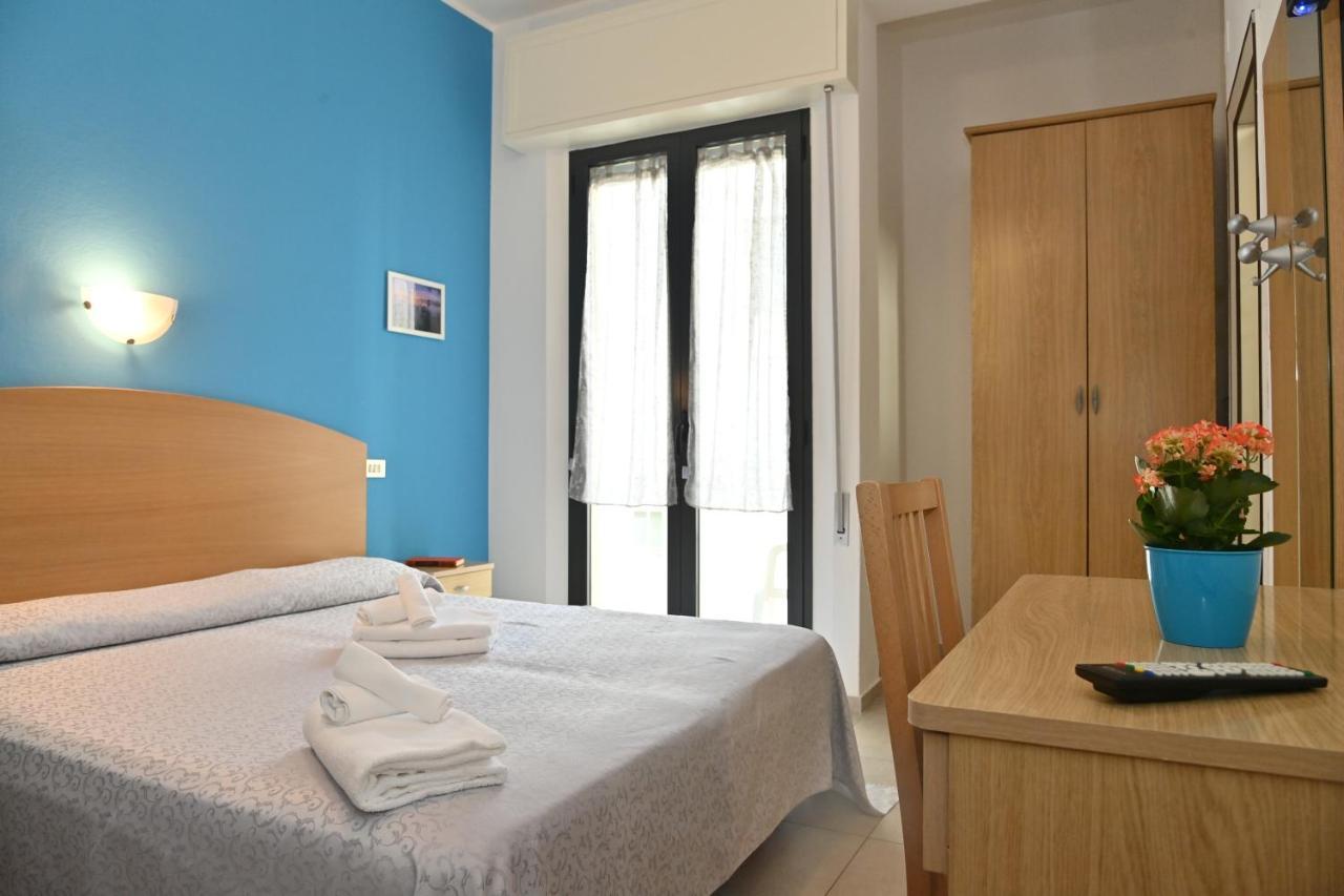 Hotel Italy Misano Adriatico Exteriör bild