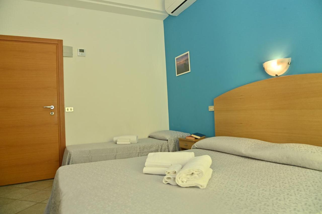 Hotel Italy Misano Adriatico Exteriör bild