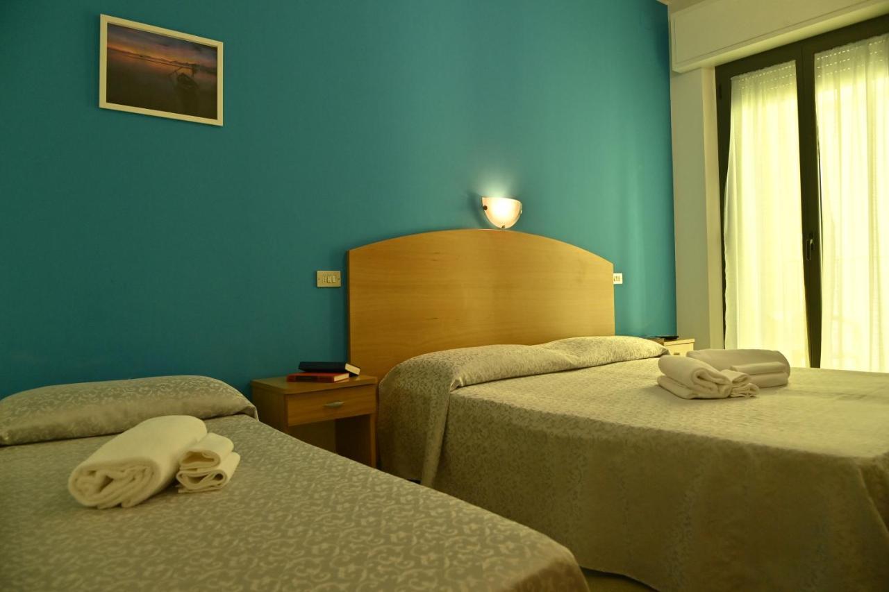 Hotel Italy Misano Adriatico Exteriör bild