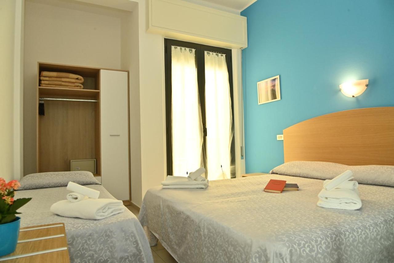 Hotel Italy Misano Adriatico Exteriör bild